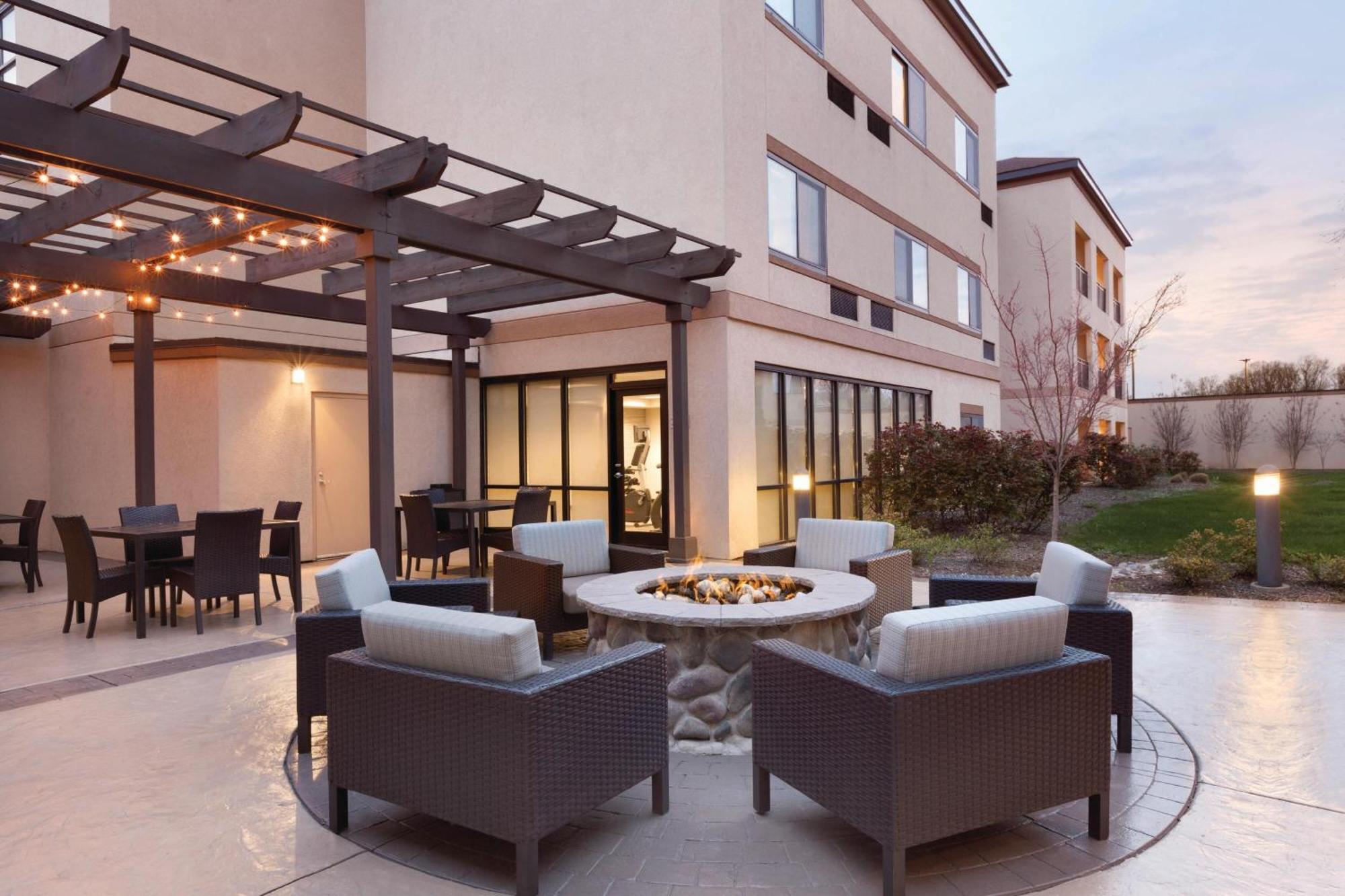 Hotel Courtyard Charlotte Airport North Esterno foto